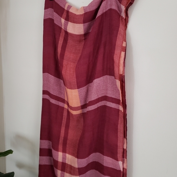 Blanket scarf, red color family. Sz 76x19 inches. - Picture 4 of 4